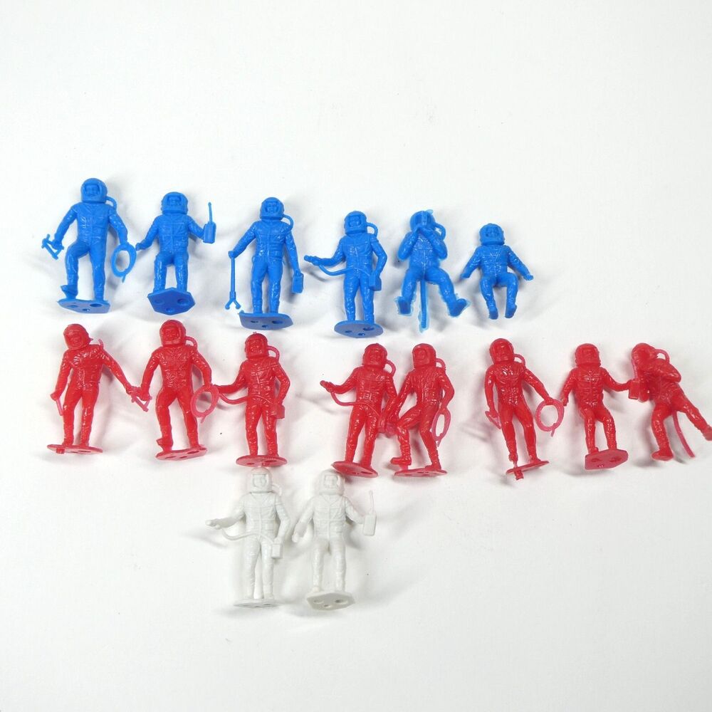 Astronauts Spaceman Figures Lot 2” Vintage MPC & Others Red White Blue Plastic